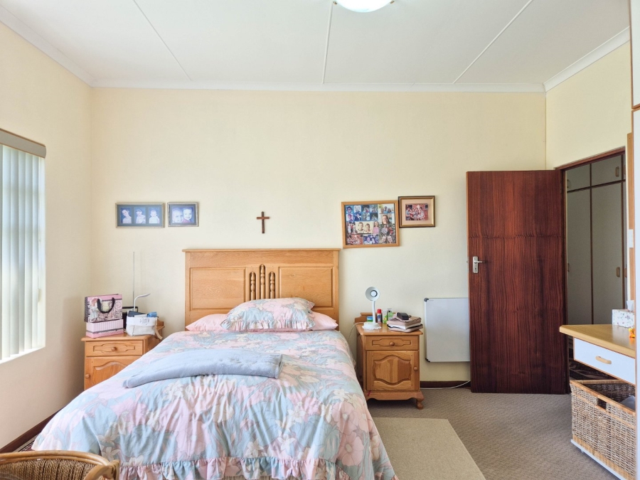 4 Bedroom Property for Sale in Stilbaai Wes Western Cape